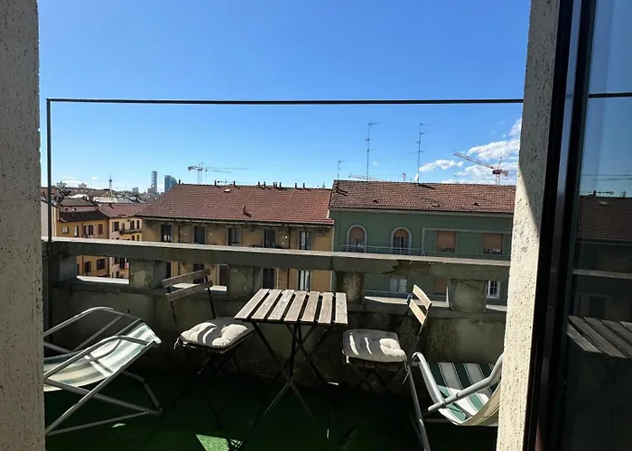 Trilocale Con Due Balconi A Isola Porta Nuova